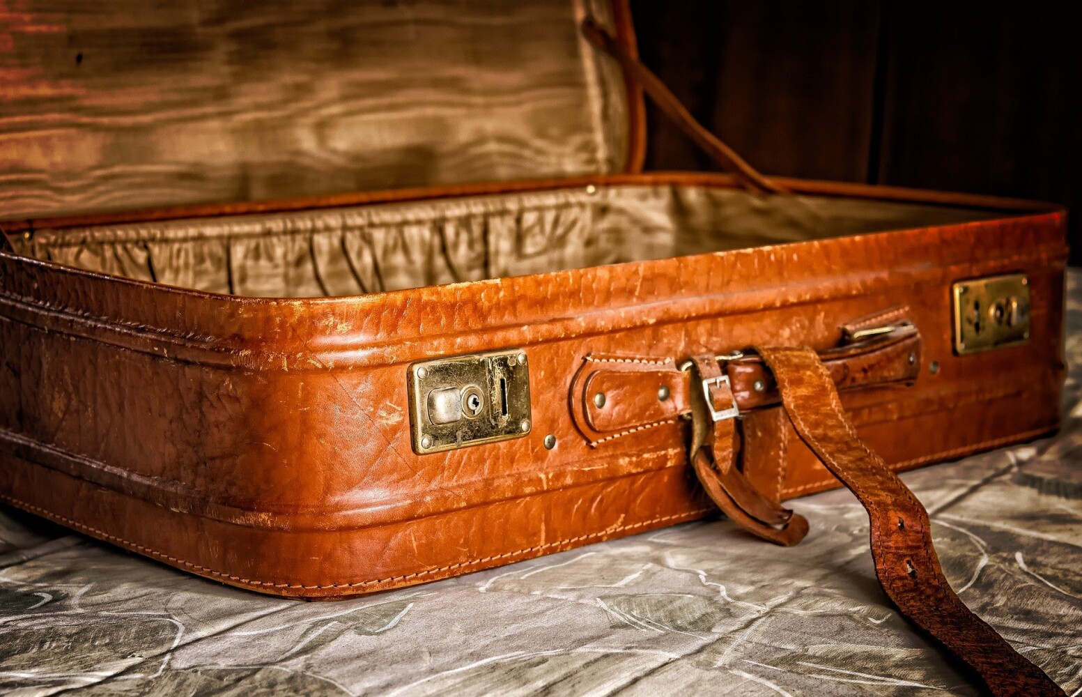 repair-travel-bags-luggage-crows-nest-sydney-the-ultimate-cobbler